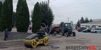 Працівники “Бердичівкомунсервіс” продовжують роботу над покращенням інфраструктури міста Працівники КП "Бердичівкомунсервіс" продовжують роботу