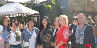 По-літньому сонячно зустрів фестиваль гостей на гастрофесті «Білий борщ, і не тільки» По-літньому сонячно зустрів Гальчинський маєток Михайла Чайковського гостей