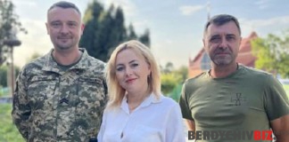 Гришковецька громада передала дрон для ЗСУ, придбаний за кошти благодійного аукціону Гришковецька громада передала дрон для ЗСУ