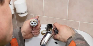 Як швидко вирішити проблему з несправним змішувачем за допомогою сантехніка Несправний змішувач