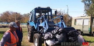 МКП «Бердичівкомунсервіс» занятий благоустроєм міста Працівники КП «Бердичівкомунсервіс» провели санітарне прибирання