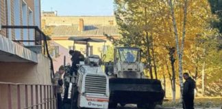 У Бердичівській міській лікарні відремонтували під’їзні дороги до відділення екстреної допомоги У Бердичівській міській лікарні відремонтували під’їзні дороги