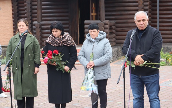 Голова Швайківської громади Габріел Мкртчян особисто звернувся до присутніх