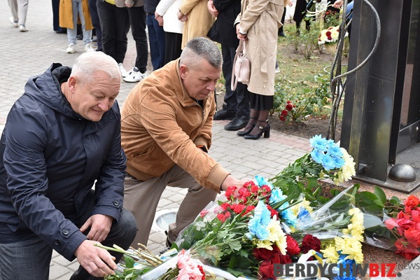 Вічна пам'ять полеглим Героям. Вічна слава Захисникам і Захисницям України!