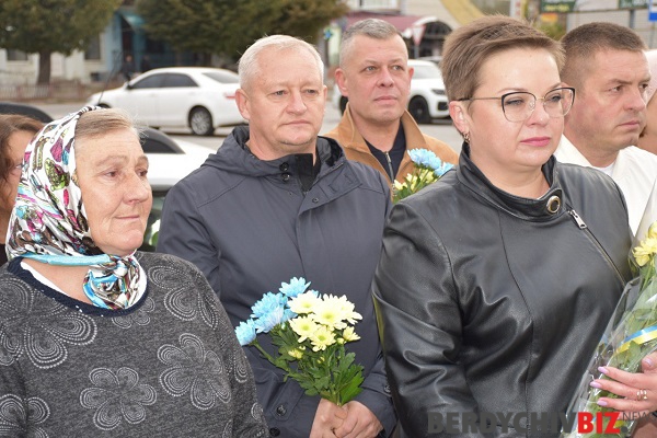 Бердичівська громада завжди пам'ятатиме і шануватиме героїзм і самопожертву своїх синів