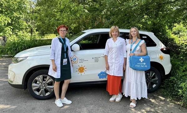 Центр отримав від грантодавців автомобіль 