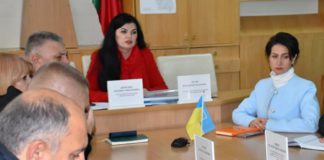 Питання стихійного ринку біля зупинки на Червоній Горі розглянули на нараді РВА Питанню стихійного ринку біля зупинки на Червоній Горі