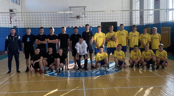 Товариська зустріч з волейболу між командами Романівського та Озадівського ліцеїв