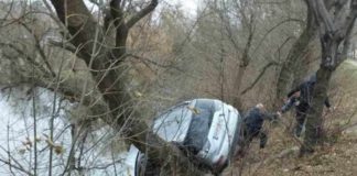 Водій “Міцубісі” ледь не опинився в річці через раптове погіршення самопочуття Водій “Міцубісі” ледь не опинився в річці