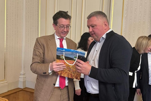 Організація доставки гуманітарних вантажів в Україну