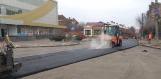 У Бердичеві розпочали асфальтування вулиці Шевченка: процес набирає обертів У Бердичеві розпочали асфальтування вулиці Шевченка
