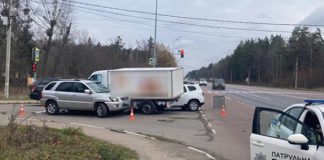 Танці з автомобілями: на трасі Бердичів-Житомир зіткнулися три автівки На трасі Бердичів-Житомир зіткнулися три автівки