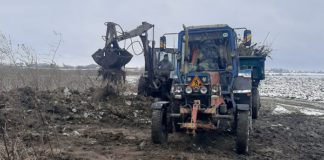 Ліквідація стихійного сміттєзвалища у мікрорайоні Загребелля: вдячність комунальникам і ганьба несвідомим мешканцям Ліквідація стихійного сміттєзвалища у мікрорайоні Загребелля