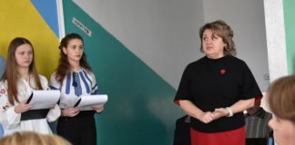 У Хажинському ліцеї вшанували пам’ять Героїв: захід до Дня Збройних Сил України У Хажинському ліцеї вшанували пам’ять Героїв