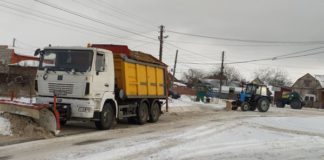 У Бердичеві комунальники працюють у посиленому режимі через погіршення погодних умов У Бердичеві комунальники працюють у посиленому режимі