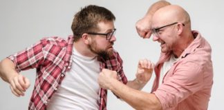 У Бердичеві ревнивець влаштував романтичну засідку з кулаками У Бердичеві ревнивець влаштував романтичну засідку з кулаками