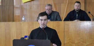 Депутати під страхом прокляття дали землю для будівництва церкви?