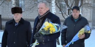 У Бердичеві вшанували ліквідаторів аварії на ЧАЕС у річницю завершення будівництва саркофага У Бердичеві вшанували ліквідаторів аварії