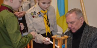 Юні пластуни привезли Вифлеємський вогонь миру до Бердичева Юні пластуни привезли Вифлеємський вогонь