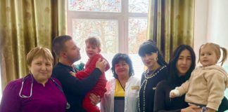 Новорічне диво для маленьких пацієнтів Бердичівської міської лікарні від Наталії Онуфрієнко Новорічне диво для маленьких пацієнтів Бердичівської міської лікарні від Наталії Онуфрієнко
