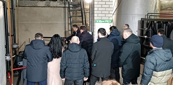 Присутні переконалися, що складові білопалива не мають різкого запаху