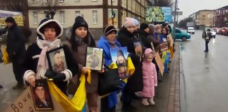 У Бердичівській громаді відбулася хвилююча акція — хвилина мовчання У Бердичівській громаді відбулася хвилююча акція