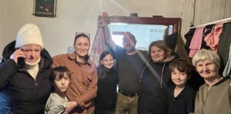 У Семенівській громаді підтримали велику родину переселенців У Семенівській громаді підтримали велику родину переселенців