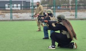 У Гришковецькому ліцеї старшокласники опановують навички в осередку "Захист України"