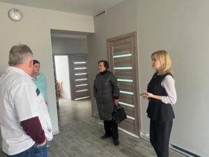 Ірена Лісова перевірила хід ремонтних робіт у Рейській амбулаторії