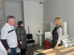 Ірена Лісова перевірила хід ремонтних робіт у Рейській амбулаторії