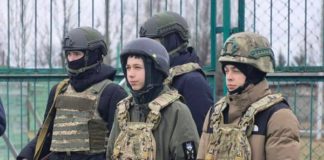 У Гришковецькому ліцеї старшокласники опановують навички в осередку “Захист України” У Гришковецькому ліцеї старшокласники опановують навички в осередку "Захист України"