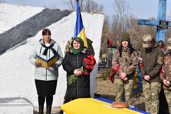 Семенівська громада попрощалася із загиблим захисником Олегом Семенюком