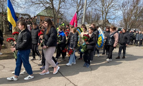 Семенівська громада попрощалася із загиблим захисником Олегом Семенюком