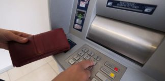 В Україні змінять правила розрахунків в інтернеті та переказів з картки на картку В Україні змінять правила розрахунків в інтернеті та переказів