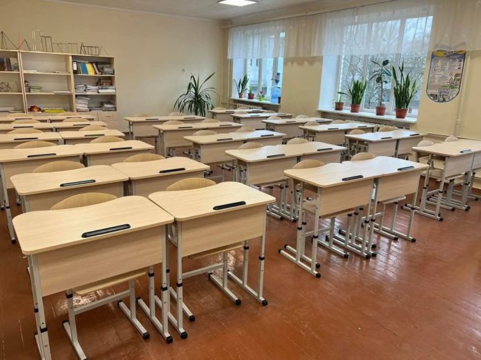 Ліцей №10 «ТРІУМФ» отримав нові меблі завдяки проєкту EU4UASchools