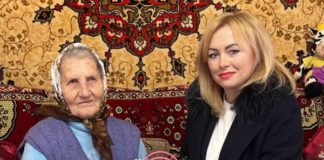 Ірена Лісова привітала 95-річну ювілярку Марію Гончар Ірена Лісова привітала 95-річну ювілярку Марію Гончар