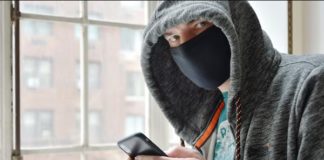 Бердичівський “друг року”: вкрав смартфон у товариша після застілля Бердичівський “друг року”: вкрав телефон у товариша після застілля