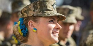 У Бердичеві презентують фотовиставку «Жінка мрії/є» на честь жінок-військовослужбовиць У Бердичеві презентують фотовиставку «Жінка мрії/є»