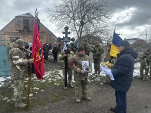 Гришковецька громада провела в останню путь Героя Руслана Черняєва
