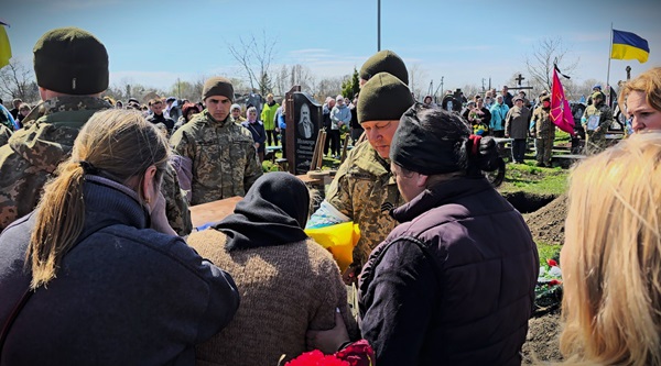 У Семенівській громаді попрощалися із Захисником України Юрієм Васильєвим