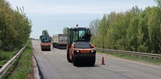 У Бердичеві триває ремонт об’їзної дороги: усувають пошкодження покриття У Бердичеві триває ремонт об’їзної дороги