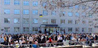 У бердичівському ліцеї №10 “Тріумф” провели благодійний ярмарок на підтримку ЗСУ У бердичівському ліцеї №10 “Тріумф” провели благодійний ярмарок на підтримку ЗСУ