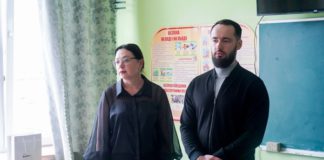 Богдан Кицак перевірив хід робіт у Ружинському ліцеї та передав подарунки школярам Богдан Кицак перевірив хід робіт у Ружинському ліцеї та передав подарунки школярам