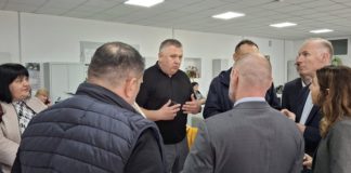 Райгородоцька громада обмінялася досвідом з Долинською громадою Запоріжжя: як дарувати дітям радість у воєнний час Райгородоцька громада прийняла делегацію Світового банку