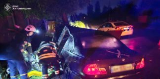 Нічна ДТП: у Бердичеві водія затиснуло в авто Нічна ДТП: у Бердичеві водія затиснуло в авто