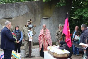 Швайківська громада попрощалася з Героєм Олегом Демченком