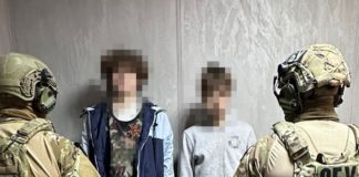 2 підлітка намагалися підірвати наряд поліції 2 підлітка намагалися підірвати наряд поліції