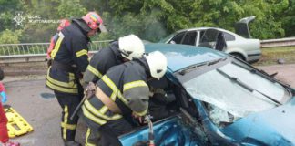 Страшна ДТП на трасі Бердичів-Житомир: рятувальники визволили пасажирку з понівеченого авто Сьооодні сталася страшна ДТП на трасі Бердичів-Житомир
