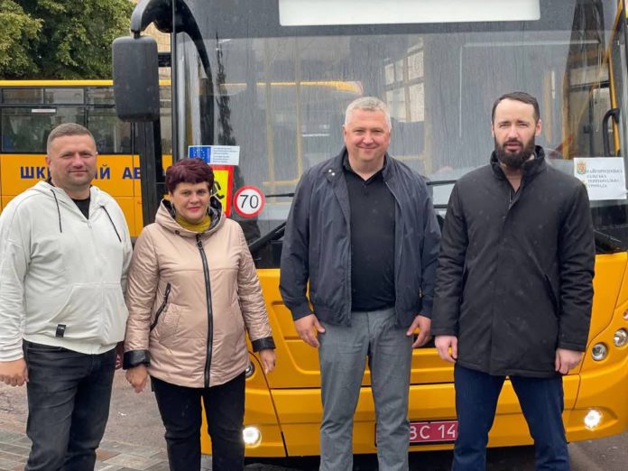 Райгородоцька громада отримала новий шкільний автобус