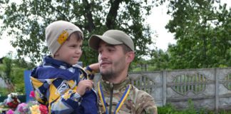 Бердичівлянин Роман Панченко вдома після трьох років полону Бердичівлянин Роман Панченко вдома після трьох років полону